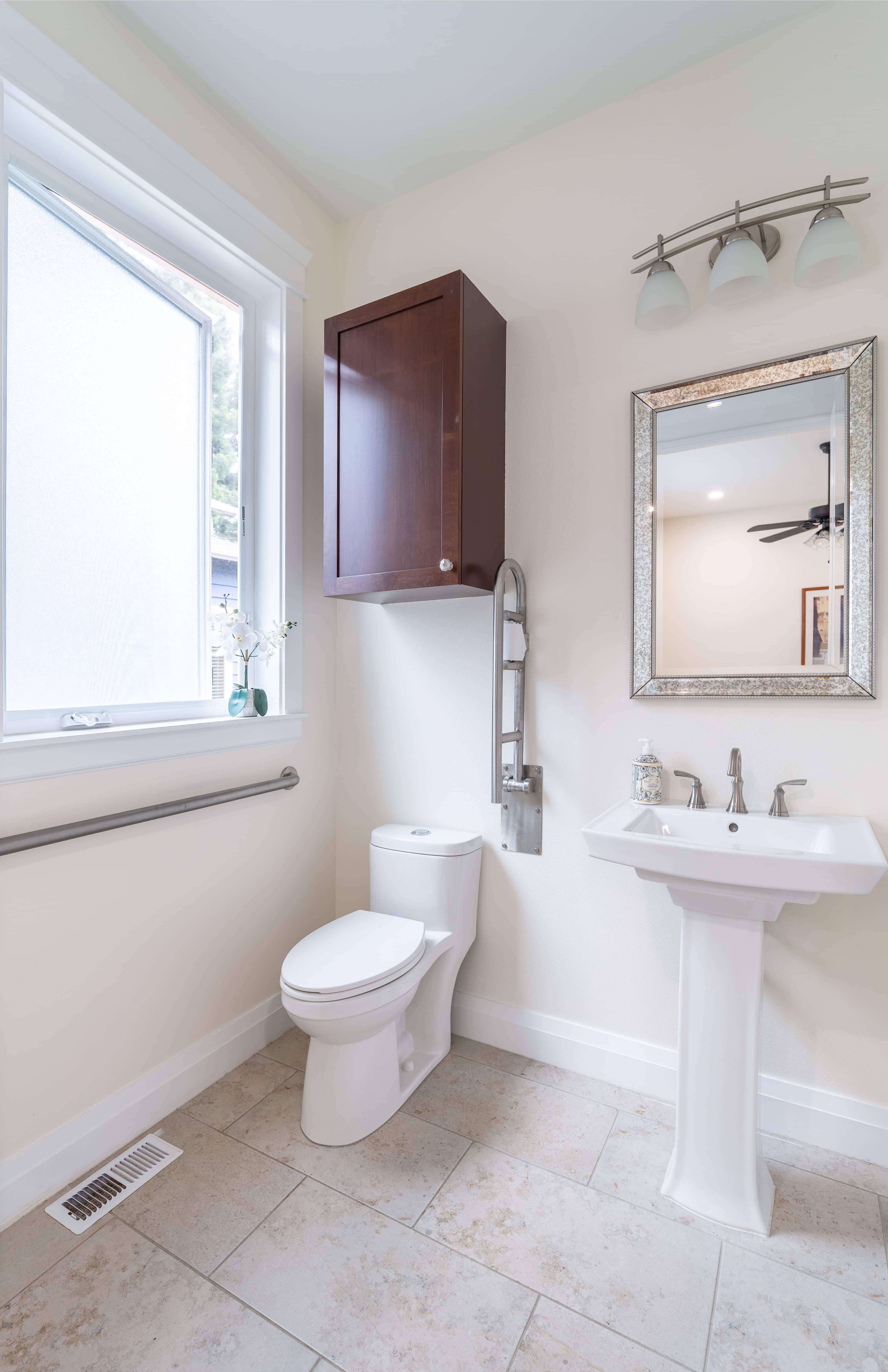 Private bathroom detail